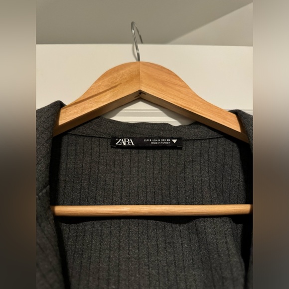 ZARA Cropped Pinstripe Shirt Blazer - Picture 6 of 8